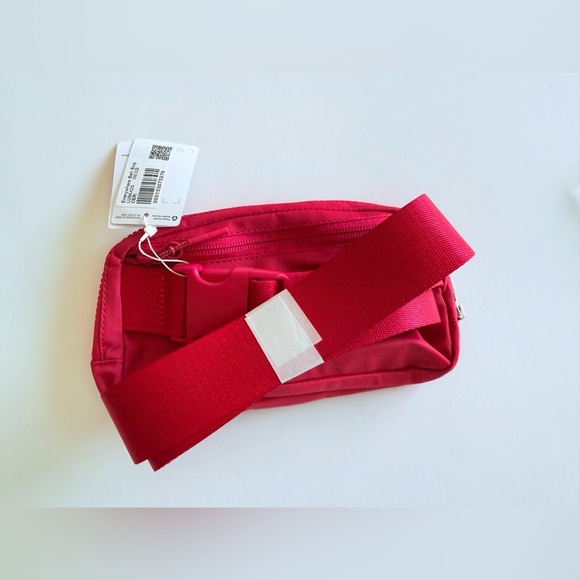 Lululemon Everywhere Belt Bag 1L Cherry Mist Fanny Pack Crossbody Designer New - Picture 7 of 16
